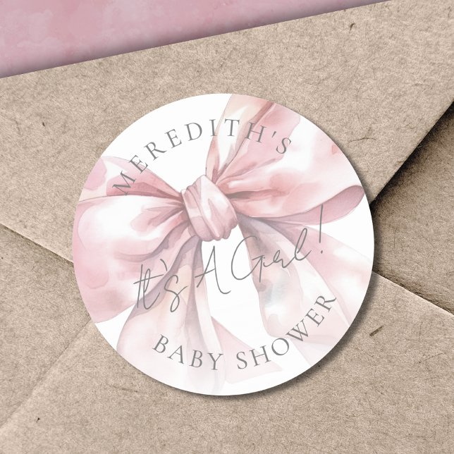 Es ist eine Girl Pink Bow Babydusche Runder Aufkleber (It's A Girl Pink Bow Baby Shower Classic Round Sticker)