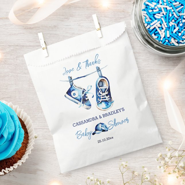 Es ist eine junge blaue Baby-Sport-Schuhkappe Baby Geschenktütchen (It's a boy blue baby sports shoe cap baby shower favor bag)