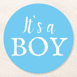 Es ist eine junge Typografie Blue Baby Boy Baby Sh Runder Pappuntersetzer