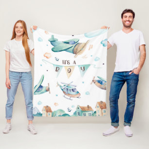 Es ist eine Jungendecke Fleecedecke