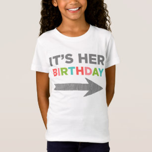 Es ist ihr Geburtstag (links Pfeil) T-Shirt