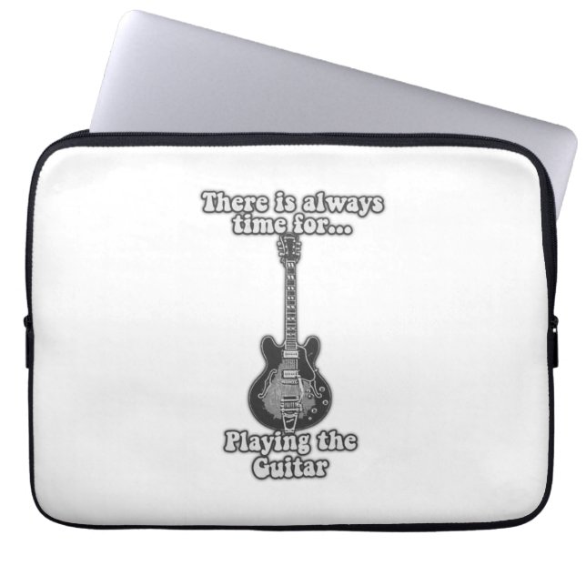 Es ist immer Zeit, Gitarre zu spielen. B&W Laptopschutzhülle (Vorderseite)