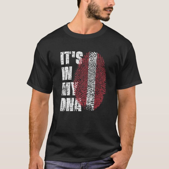 Es ist in meiner DNA Lettland-Flagge Lettisch T-Shirt (Vorderseite)