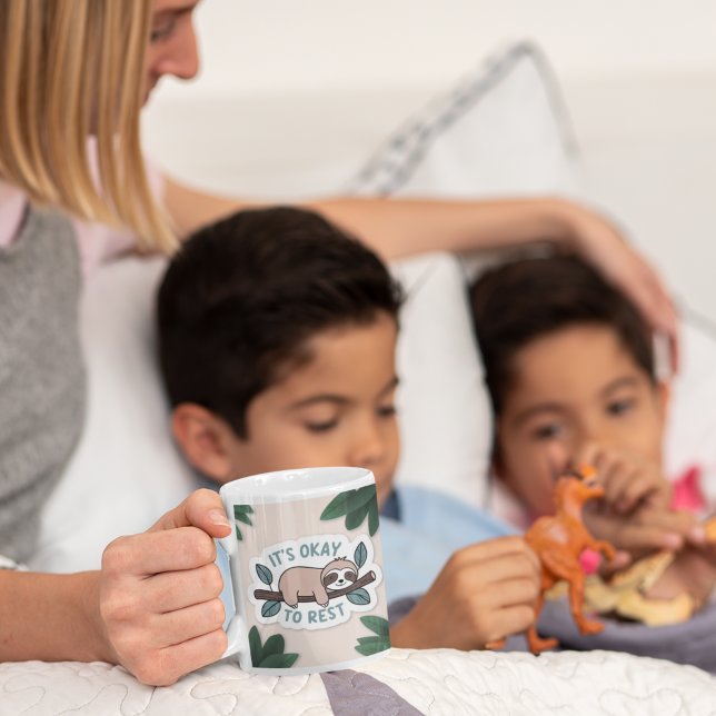 Es ist in Ordnung bei der Tasse der Erholung (Encourage rest with this cute sloth, "It's okay to rest" mug! )