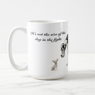 Es ist nicht die Größe des Hundes, der Zählunge Kaffeetasse