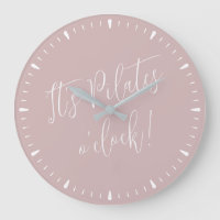 Es ist Pilates O' Clock Fun Pink Script Wall Clock