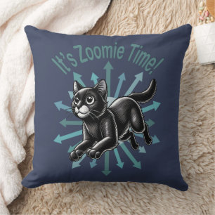 Es ist Zoomie Time Black Cat Kissen