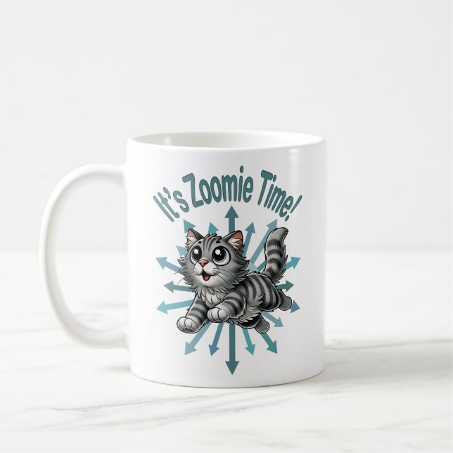 Es ist Zoomie Time Gray Tabby Cat Kaffeetasse (Links)