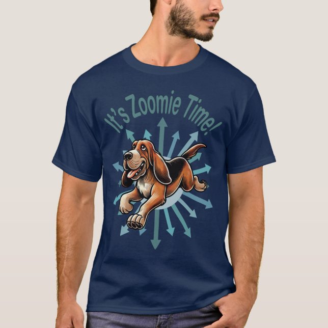 Es ist Zoomie Time Hound Dog T-Shirt (Vorderseite)