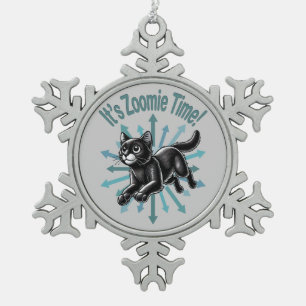 Es ist Zoomie Zeit Schwarze Katze Schneeflocken Zinn-Ornament