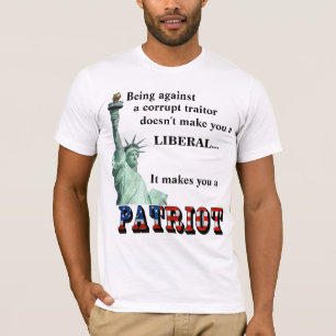 Es macht einen zum PATRIOT T-Shirt