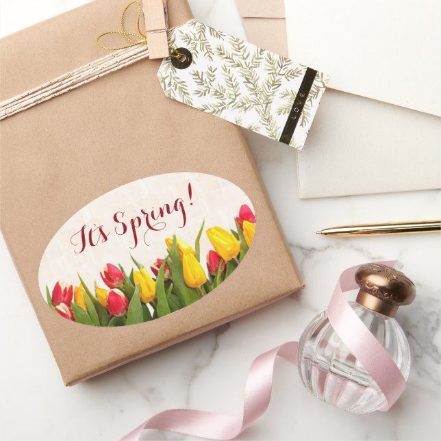Es sind Frühlingsfarbene Tulpen Ovaler Aufkleber (Schenken)