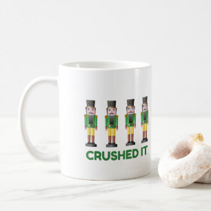 Es zerquetscht Nussknacker-lustige Kaffeetasse