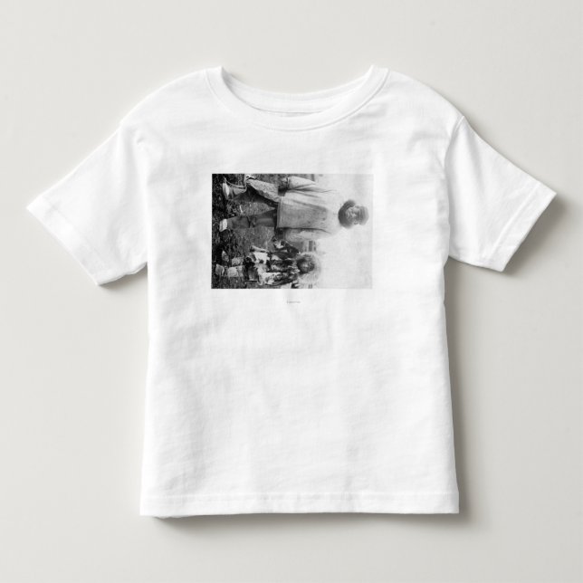 Eskimovater und Kind in Alaska-Fotografie Kleinkind T-shirt (Vorderseite)
