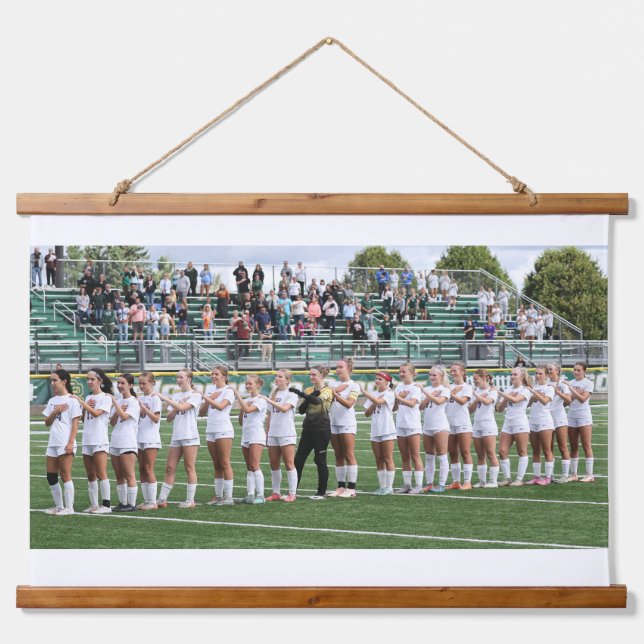 Esko Soccer Team Tapestry Wandteppich Mit Holzrahmen (Vorne)