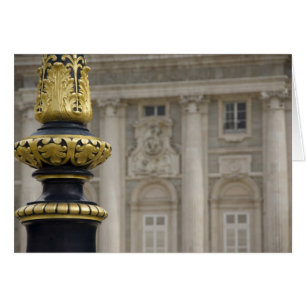 Espagne, Madrid. Palais royal, lampe dorée ornée