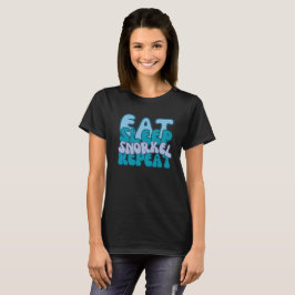 Essen, schlafen, Schnorcheln, sich wieder sonnig m T-Shirt
