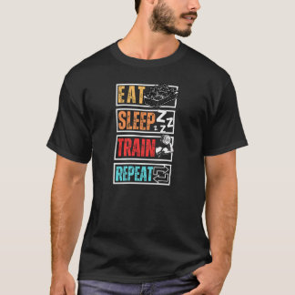 Essen Schlafen Trainieren Wiederholen T-Shirt