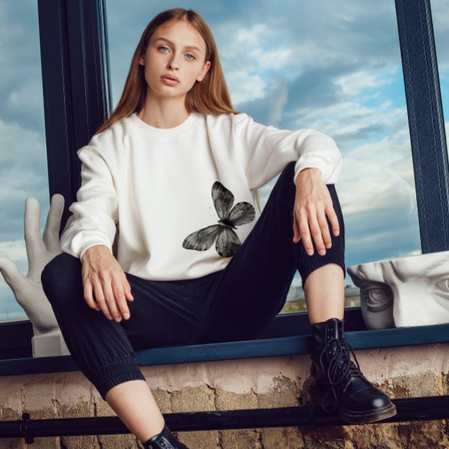 Essentials Leisure w/Butterfly Print - White Sweatshirt (Von Creator hochgeladen)
