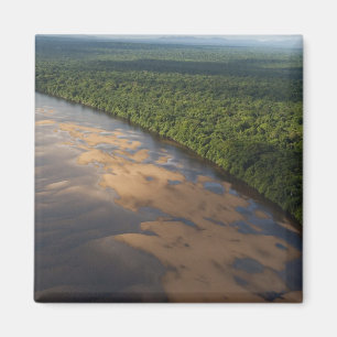 Essequibo-Fluss, längster Fluss in Guyana, und 3 Magnet