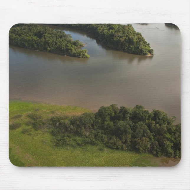 Essequibo-Fluss, längster Fluss in Guyana und Mousepad (Vorne)