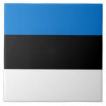 Estnische Flagge Fliese<br><div class="desc">Feiern Sie Estlands Kulturerbe und kulturellen Stolz mit dieser wunderschön gefertigten Kachel mit der Flagge Estlands! Diese atemberaubende Kachel zeigt stolz die ikonisch blaue, schwarze und weiße Trikolore, die den bleibenden Geist, die Freiheit und die Identität Estlands symbolisieren. Ob als dekorativer Akzent, als sinnvoller Sake oder als funktionales Element in...</div>