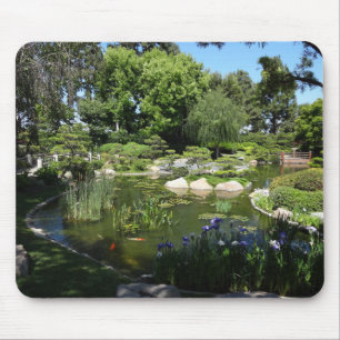 Étang de Koi de jardin et tapis de souris japonai