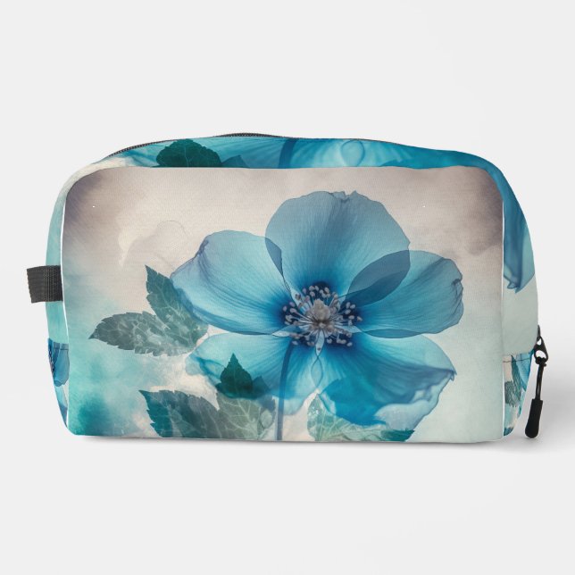 Ethereal Blue Blossom Waschbeutel (Vorderseite)