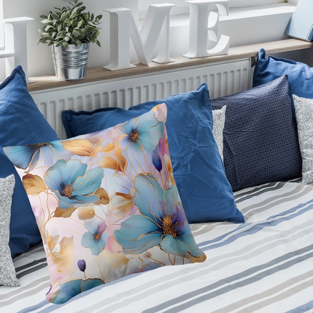 Ethereal Blue Floral Alcohol Tinte Kissen (Von Creator hochgeladen)