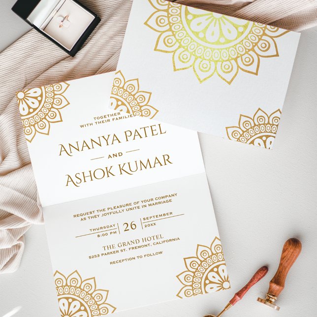 Ethnic Mandala White Indian Wedding Gold Foil Card Folienkarte (Von Creator hochgeladen)