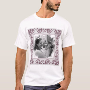 Ethnische viktorianische Grunge Rahmen.Ihr Foto. T-Shirt