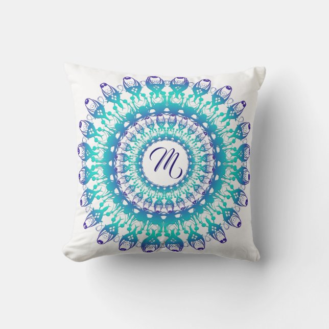 Ethnischer aquamariner Mandala. Monogramm Kissen (Vorderseite)