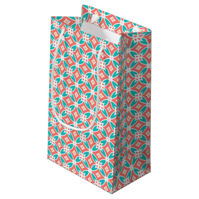 Ethnisches Mehrfarbenmuster Kleine Geschenktüte (Rückseite Schrägansicht)
