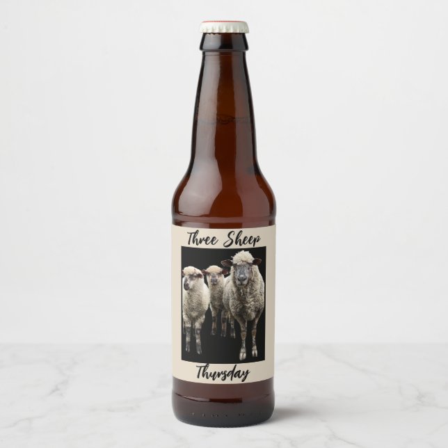 ETIKETT DER BIERFLASCHE MIT DREI SCHAFEN FOTO (Vorderseite)