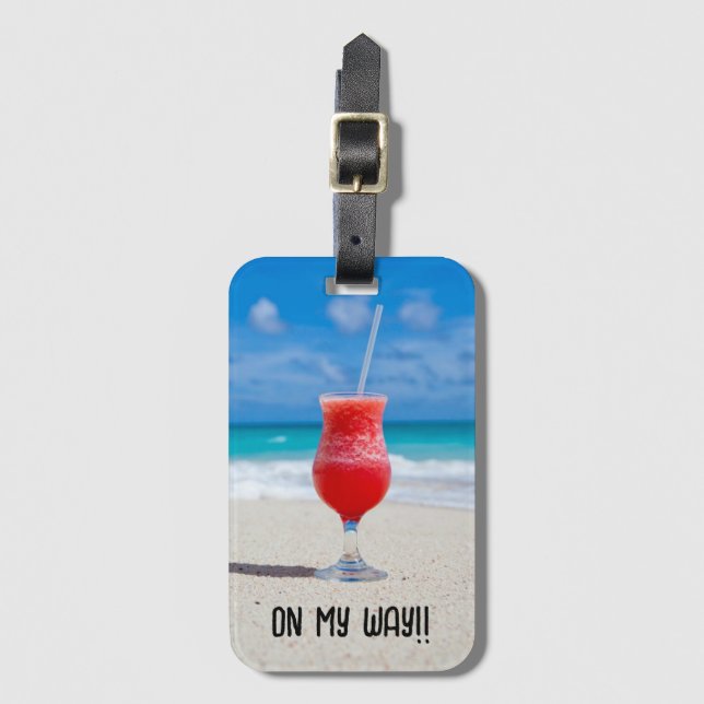 Étiquette À Bagage Cocktail rouge près de la mer Photo (Devant Vertical)
