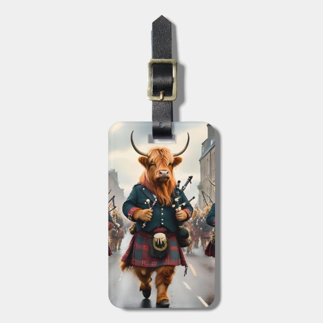Étiquette À Bagage Highland Harmony : Bagpipe Highland Cow Band (Devant Vertical)