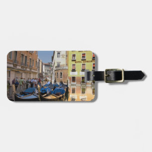 Étiquette À Bagage Italie, Venise, gondoles amarrées le long d'un can