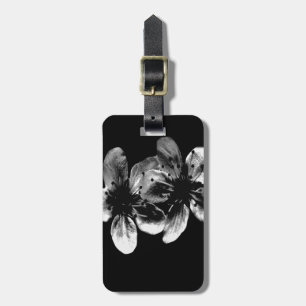 Étiquette À Bagage L'élégance en contraste : les fleurs blanches sur 