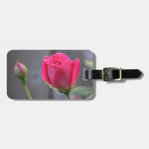 Étiquette À Bagage L'étiquette florale de bagage, assez rose s'est