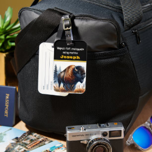 Étiquette À Bagage L'itinérance de buffles dans une forêt sereine