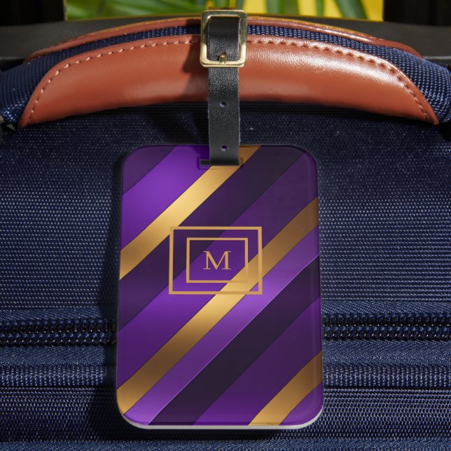 Étiquette À Bagage Monogramme diagonale violet et or (Insitu Rectoal 2)