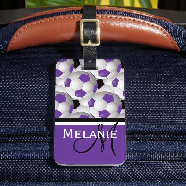 Étiquette À Bagage Monogramme violet noir Motif de balle de soccer (Insitu Rectoal 2)