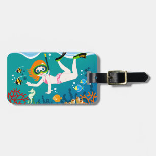 Étiquette À Bagage Petite fille en snorkeling sous la mer