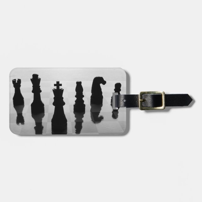 Étiquette À Bagage Pièces d'échecs sur l'échiquier en noir et blanc (Devant horizontal)