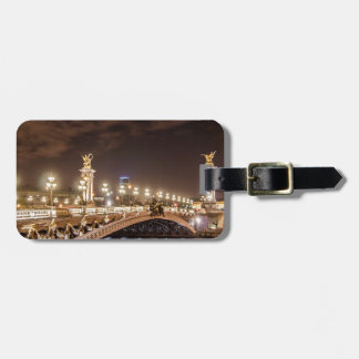 Étiquette À Bagage Pont d'Alexandre 3 à Paris France la nuit