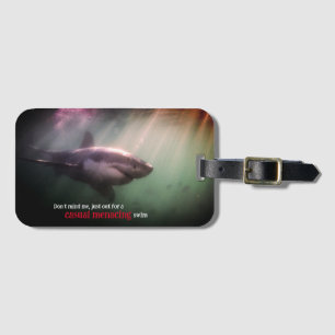 Étiquette À Bagage requin pointeur blanc sous l'eau
