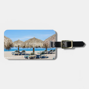 Étiquette À Bagage Transats Et Parasols À Remous Sur La Plage