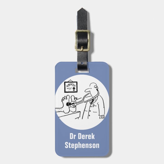 Étiquette À Bagage Un joli médecin joue avec le stéthoscope (Devant Vertical)