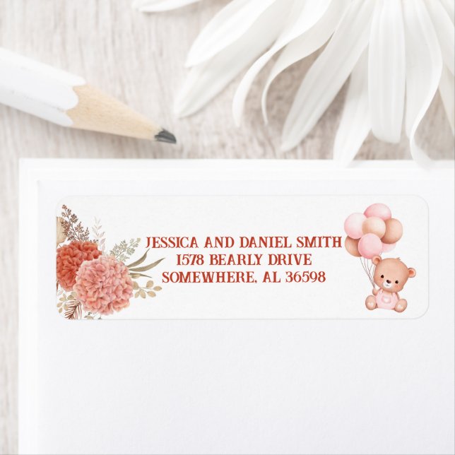 Étiquette Adresse de retour de Baby shower d'ours blanc et r (En situation)