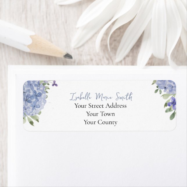 Étiquette Aquarelle Dusty Blue Hydrangea Fleurs Mariage (En situation)